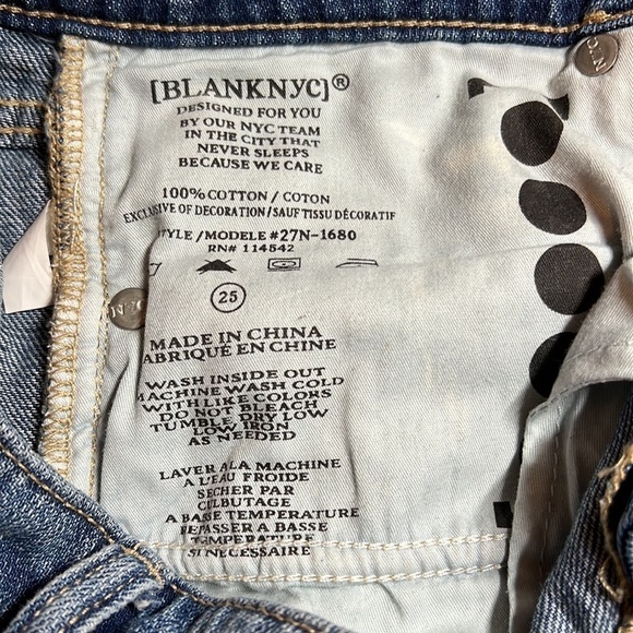 BLANKNYC Embroidered Distressed Crop Girlfriend Jeans Size 25 - Picture 14 of 14